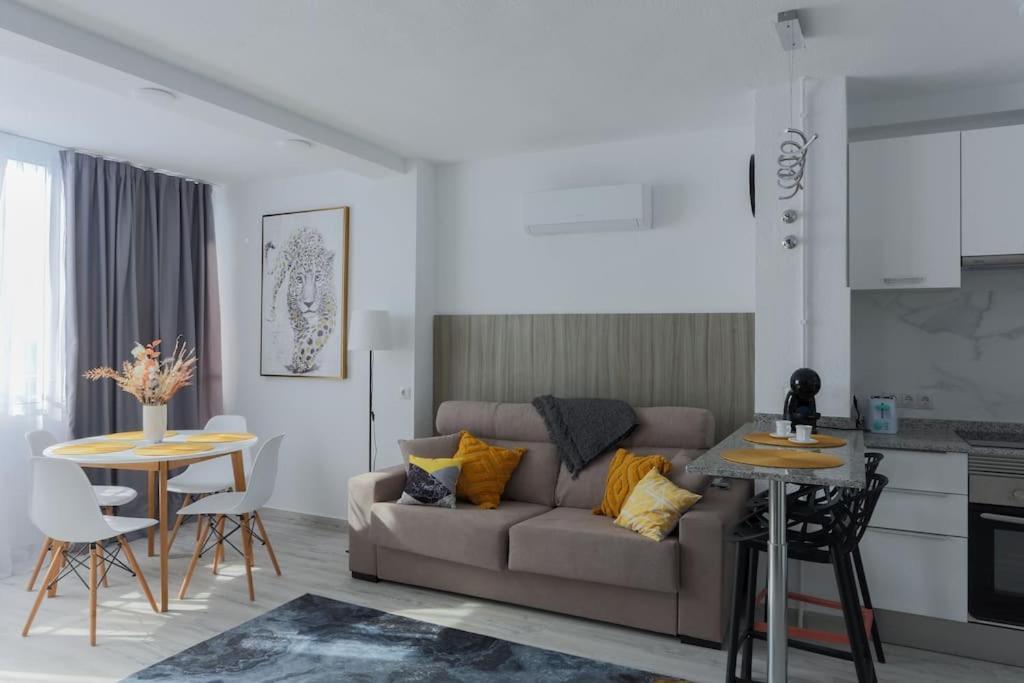 Apartamentos De Benidorm, Playa Poniente, Espana Esterno foto