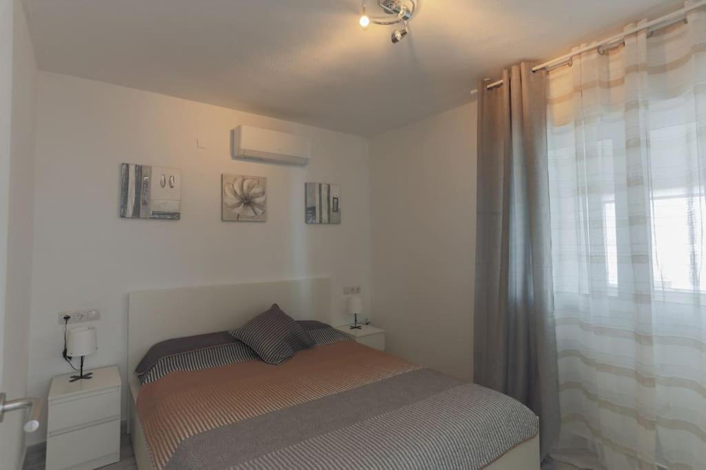 Apartamentos De Benidorm, Playa Poniente, Espana Esterno foto