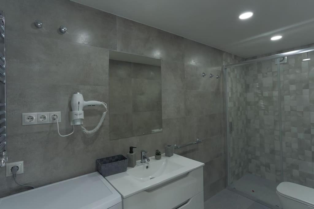 Apartamentos De Benidorm, Playa Poniente, Espana Esterno foto